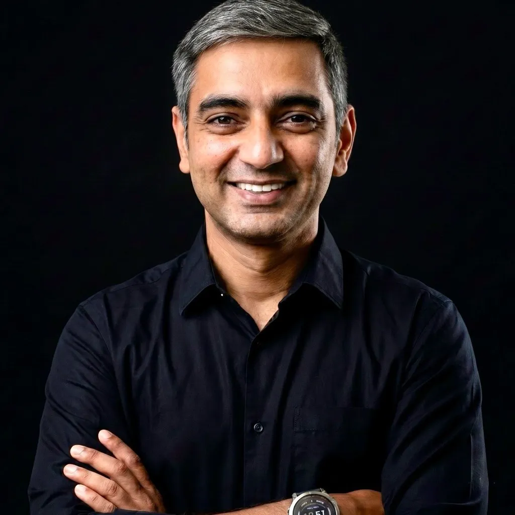 Portrait of Chandramouli, co-founder of Lokta.